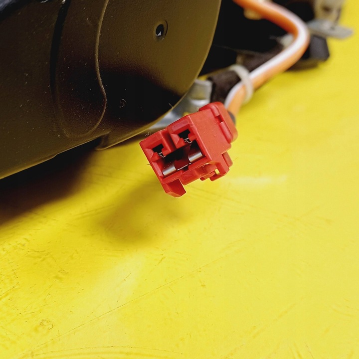 фото №9, Pas безопасности правые перед mitsubishi carisma 570186099h nr454