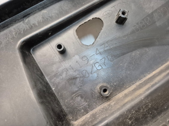фото №14, Toyota prius v 5 23- бампер перед передній решітка pdc 52119-47b70