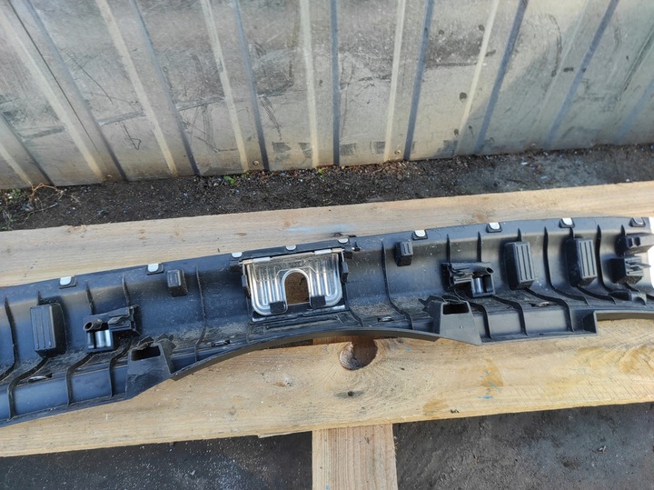 фото №14, Накладка ремня зад audi a4 b9 универсал 8w9864513