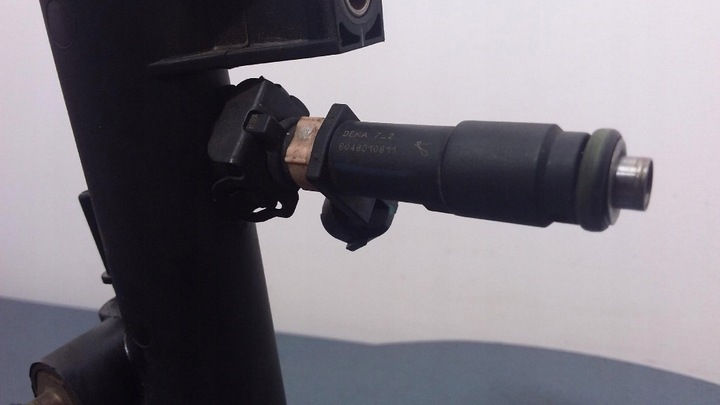 фото №8, Peugeot 407 1.8b планка подаюча форсунки 9628084680 deka 7-2