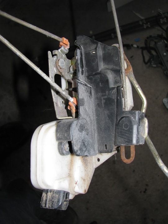 фото №7, Mitsubishi galant замок дверь левый перед eu