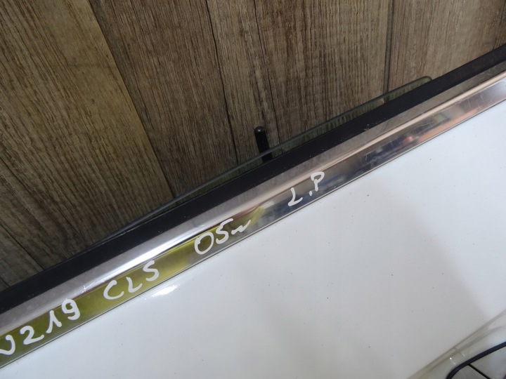 фото №1, W219 cls 3.5 05' стекло левый перед