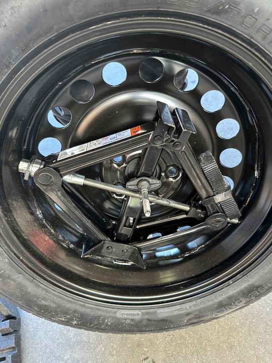 фото №5, Ford kuga mk3 рестайлінг колесо запасне домкрат набір