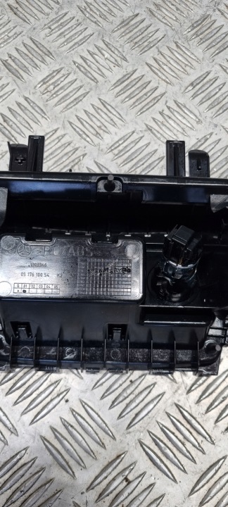 фото №11, Mercedes w117 w176 бардачок пепельница консоли средняя a1766804400