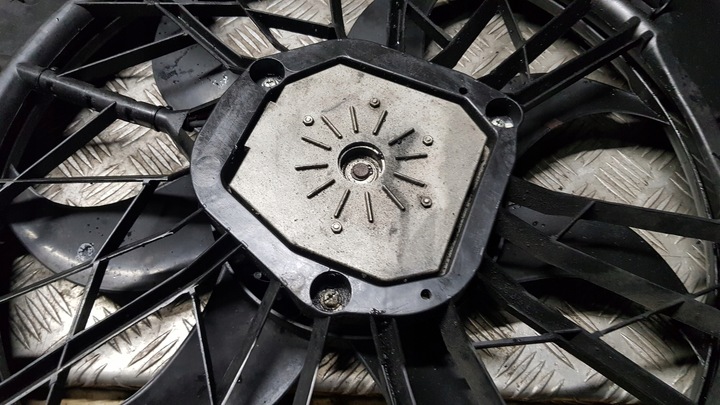 фото №12, Mercedes w211 вентилятор радиатор 2.2 cdi корпус