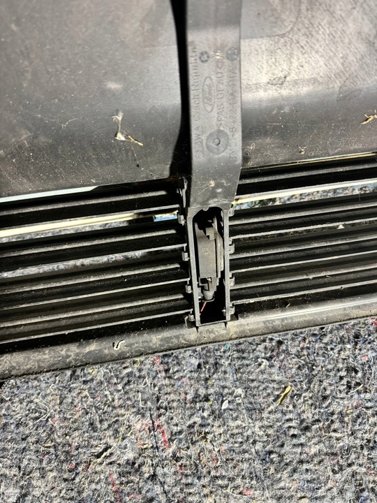 фото №8, Жалюзі кермо повітря ford focus mk3 1.6 ecoboost bm518472ba