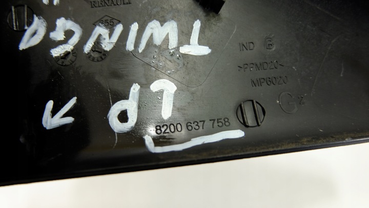 фото №7, Renault twingo ii рестайлинг треугольник заглушка крыльев левая 8200637758