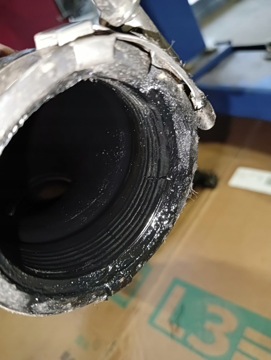 фото №5, Труба шланг интеркулер vw audi skoda 2.0 tdi i 5n0145770a 0281002401