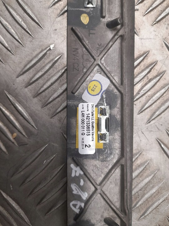 фото №5, Audi a8 s8 d4 4h 2015 element панели распределительной