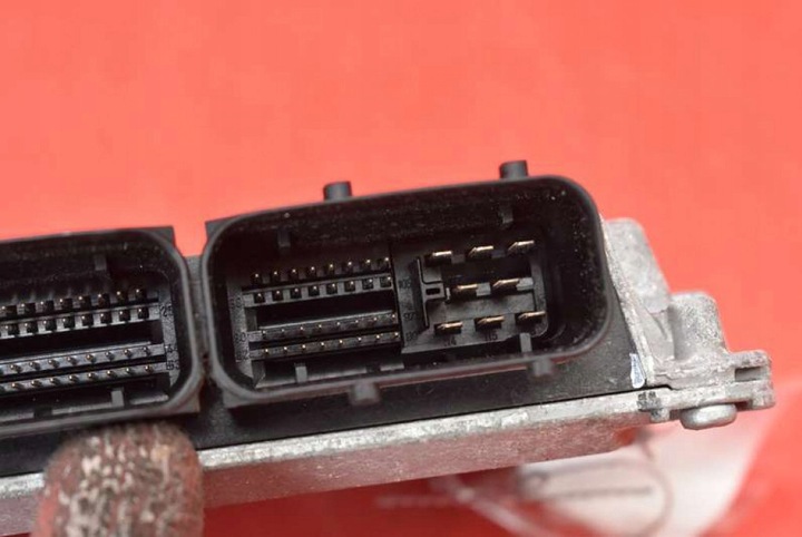 фото №9, Блок управления компьютер двигателя 06a906033dc 5wp40328 golf 5 v plus 1.6 8v 102 km