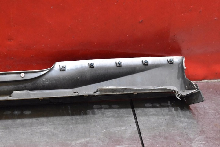 фото №11, Накладка пороговая правая белая toyota yaris 4 iv gr 3d hb 20-21