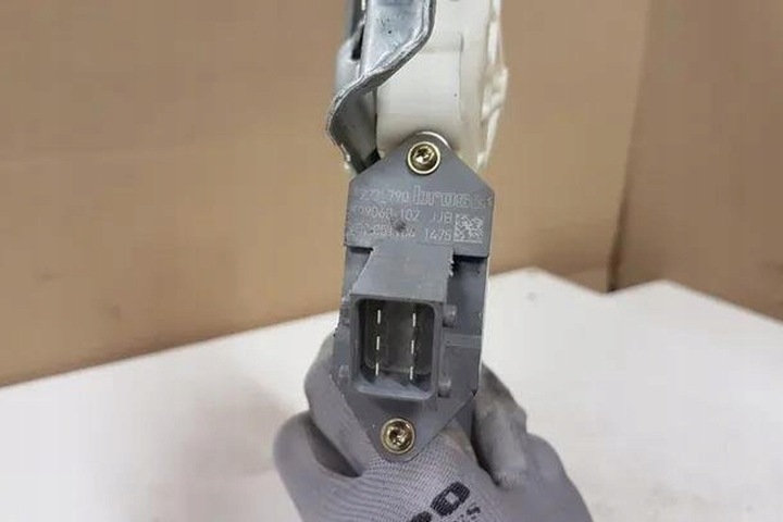 фото №7, Підйомник вікна задніх правих двері toyota avensis _t25_ 992045100 2.2l