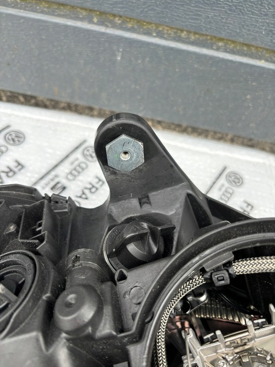 фото №9, Лампа ліва bi-xenon mercedes c-klasa w204