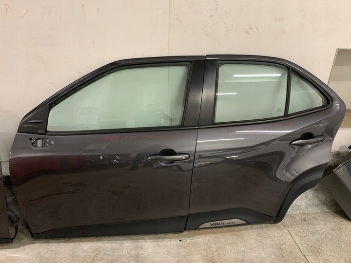 фото №1, Toyota yaris cross 21r. дверь левый зад левая задние