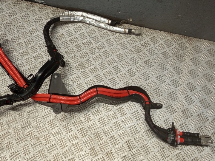фото №13, Bmw (oem) 9107463 3' g20 g21 кабель джгут трубка  акумулятора