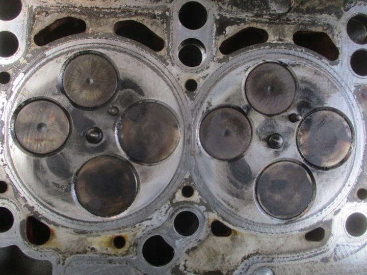 фото №8, Skoda octavia ii 2.0tdi головка двигуна 03g103373a bkd