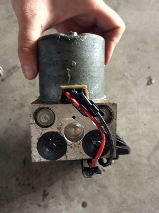 фото №10, Audi a8 s8 d2 4d 2000 насос abs 0265202401 8e0614111