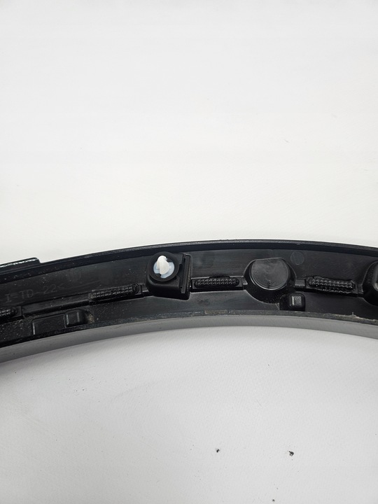 фото №11, Renault megane v e-tech 2022 - планка na крило зад праві 767187224r