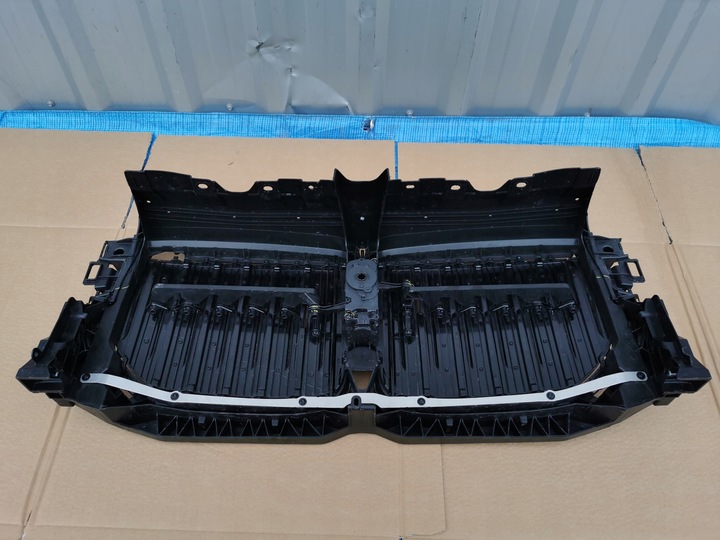 фото №13, Bmw x7 g07 18- активный впуск воздуха жалюзи ролета