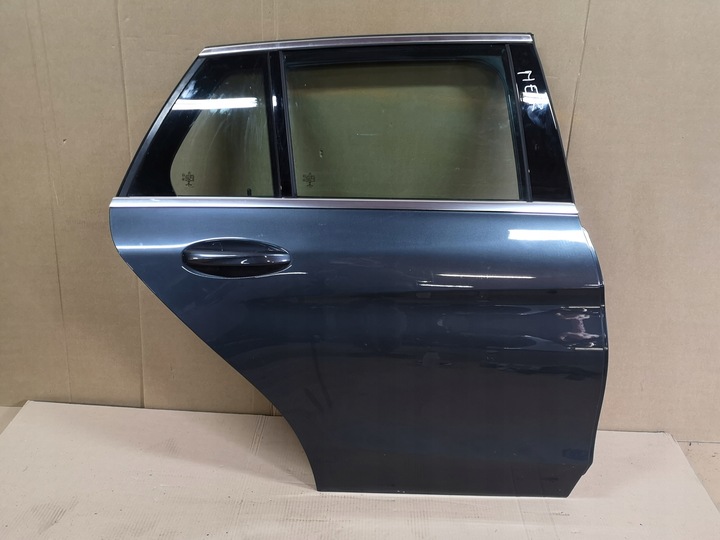 фото №1, Mercedes w205 универсал дверь правые задние идеальные