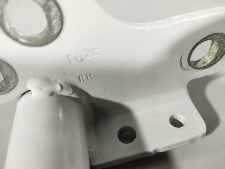 фото №8, Volvo s60 13- петля крышки багажника правый