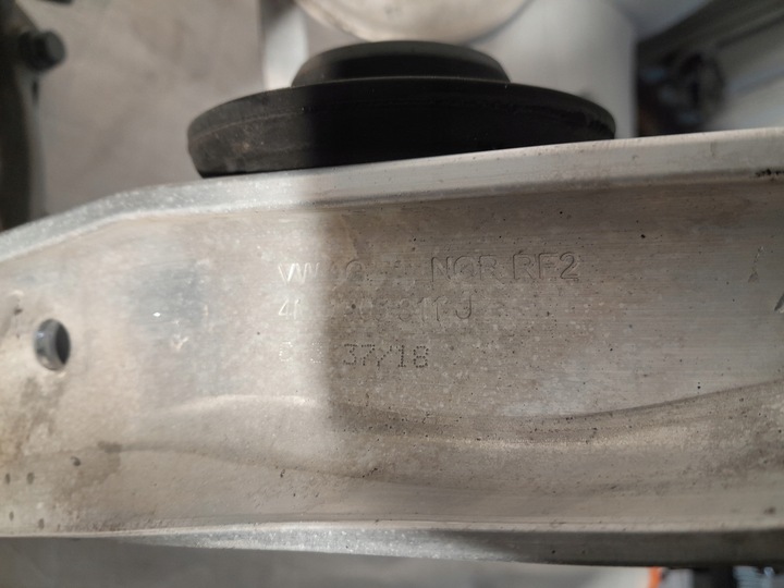 фото №8, Audi q8 4m поворотна опора важіль лівий зад 4m0505459d