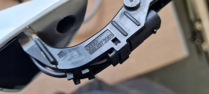 фото №8, Sq8 4m rsq8 q8 ручка дверей права перед pod keyless каркас ls9r 4m8837206b