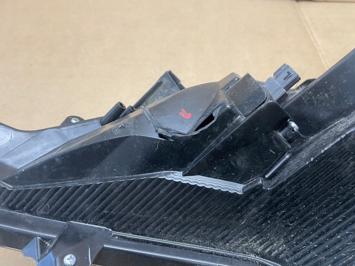 фото №8, Mitsubishi space star ii рестайлинг 2019+ лампа перед правая европа 8301d446