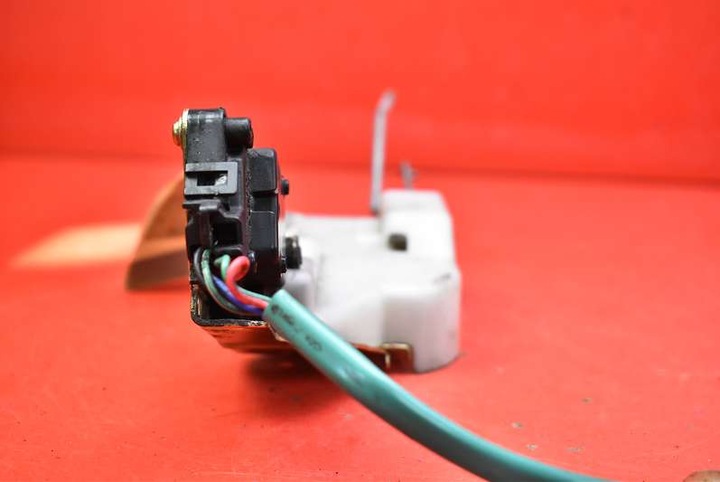 фото №4, Замок двері лівий перед переднє eu mazda demio 99-07