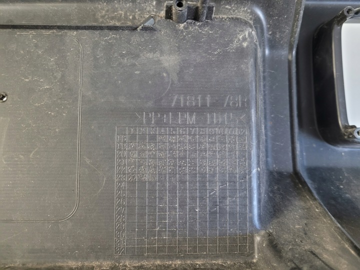 фото №8, Suzuki jimny jimmy задній бампер 71811-78r