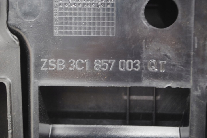 фото №9, Торпедо раздаточная консоль капот 3c1857003qt, 3c1857004 vw passat b6