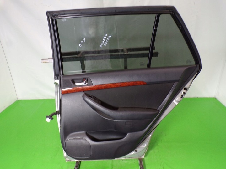 фото №9, Toyota avensis t25 универсал дверь правые зад 1c0