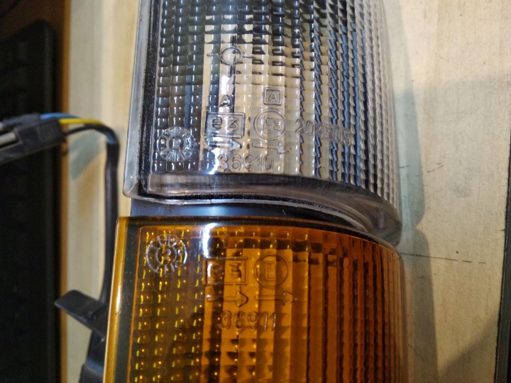 фото №10, Фара габаритная, поворотник левый fiat 132 argenta 326739s