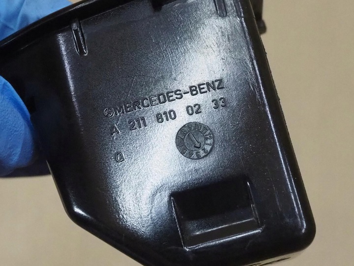 фото №15, Mercedes w211 пепельница зад задняя правый зад 2118100233