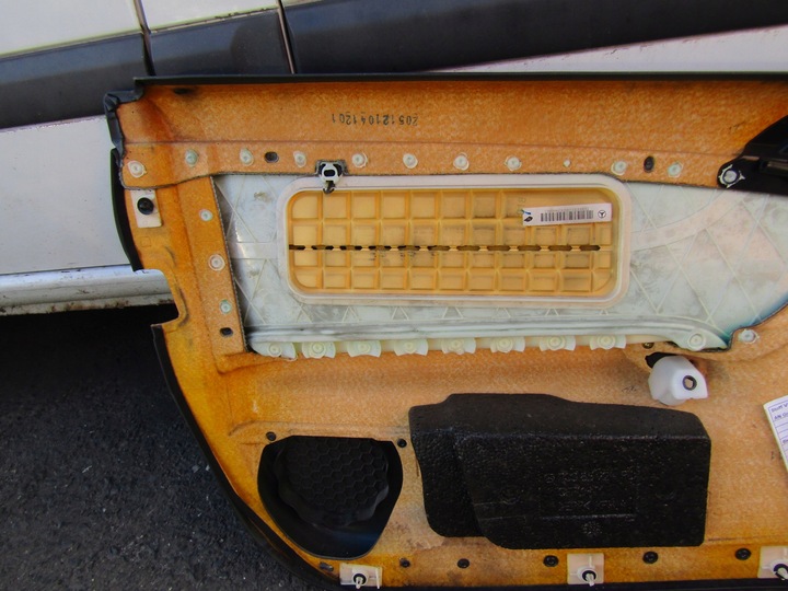 фото №15, 7 mercedes w203 sport купе оббивка двері права передня