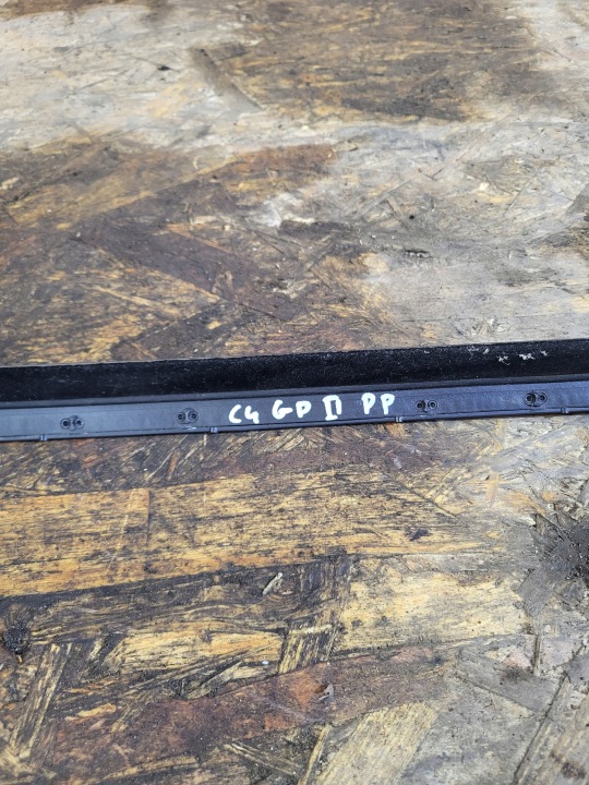 фото №5, Молдинг накладка скла праве перед citroen c4 grand picasso ii 9677299880