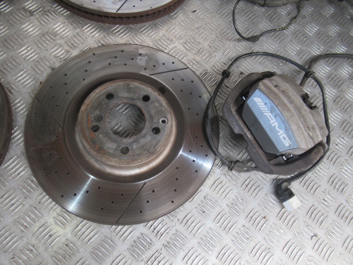 фото №5, Mercedes glc amg s 6.3 тормоза зажимы диски комплект