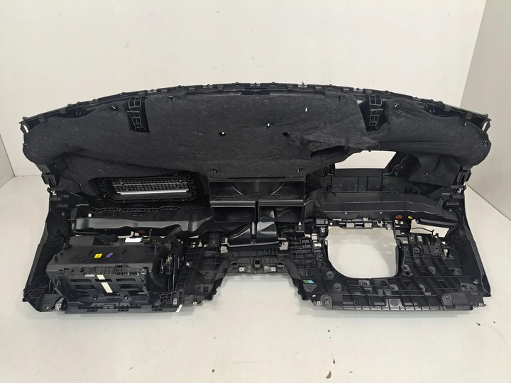 фото №15, Bmw 2 active tourer u06 2021 панелі розподільчі, консоль