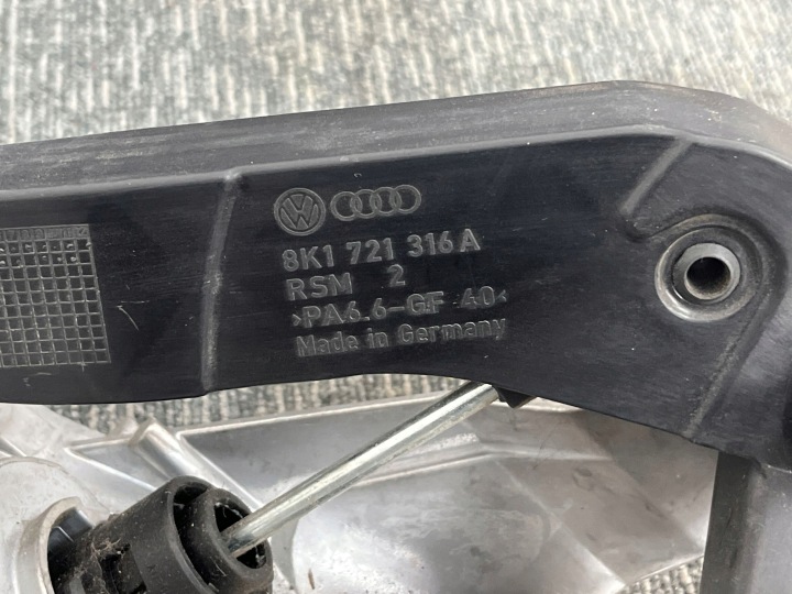 фото №12, Audi a4 b8 sedan 2.0 tdi механічна коробка передач 2009r педаль педалі зчеплення гальма газу