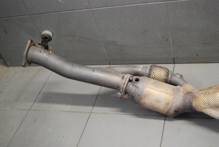 фото №8, Катализатор правые audi s8 d3 5.2 fsi 4f0131701de