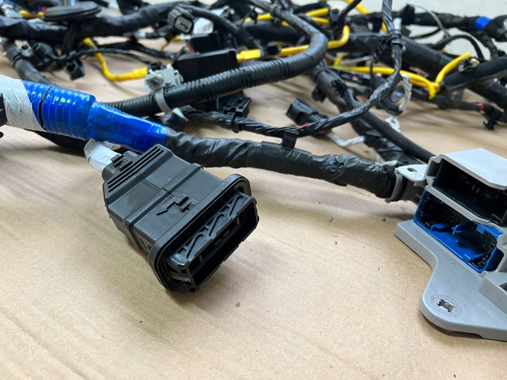 фото №9, Hyundai kona 1.6 гибрид жгут установка кабины