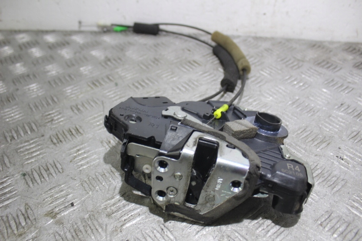 фото №1, Замок правые перед дверь lexus is 2 ii 220 2.2d