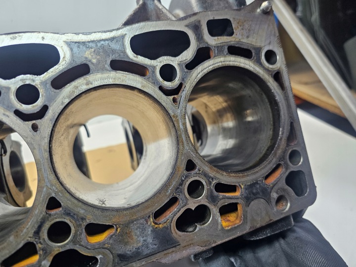 фото №13, Блок  двигуна audi vw seat skoda 1.6 tdi crk 04l023e