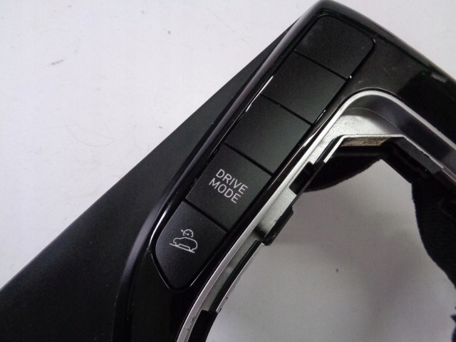 фото №4, Панель туннель рамка hyundai tucson iv 2020-