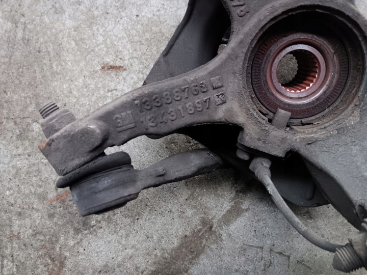 фото №8, Поворотна опора ліве i праве перед opel corsa e 1.3 cdti 13388767/13388768