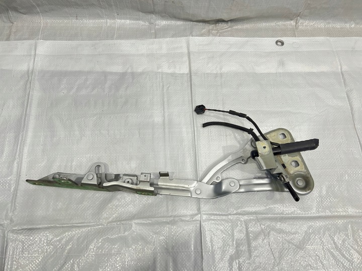 фото №1, Land rover evoque l551 петля капота k8d2-16801-a