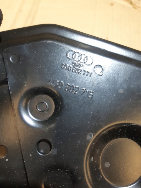 фото №5, Audi a6 c7 кріплення тримач диски запасного 4g0802715
