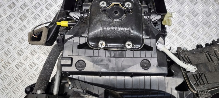 фото №13, Bmw (oem) 9868742 5' g30 g31 отопитель подача воздуха