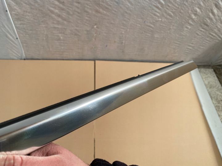 фото №9, Mercedes c-klasa планка хром дверь a205720204