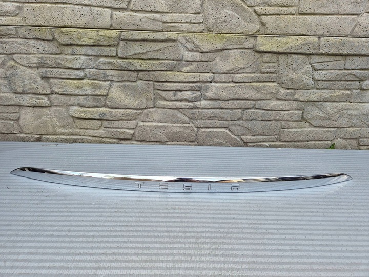 фото №1, Tesla модель x 15- планка хром задней крышки багажника 103536900d